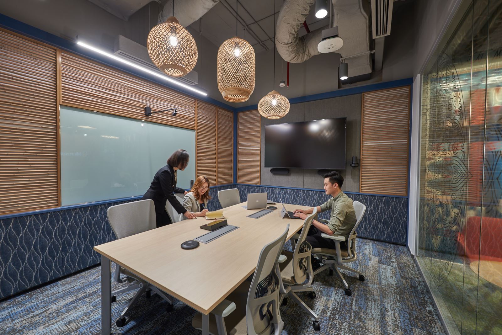 Hình 8: Không gian làm việc bên trong Hootsuite
(Nguồn: Hootsuite)