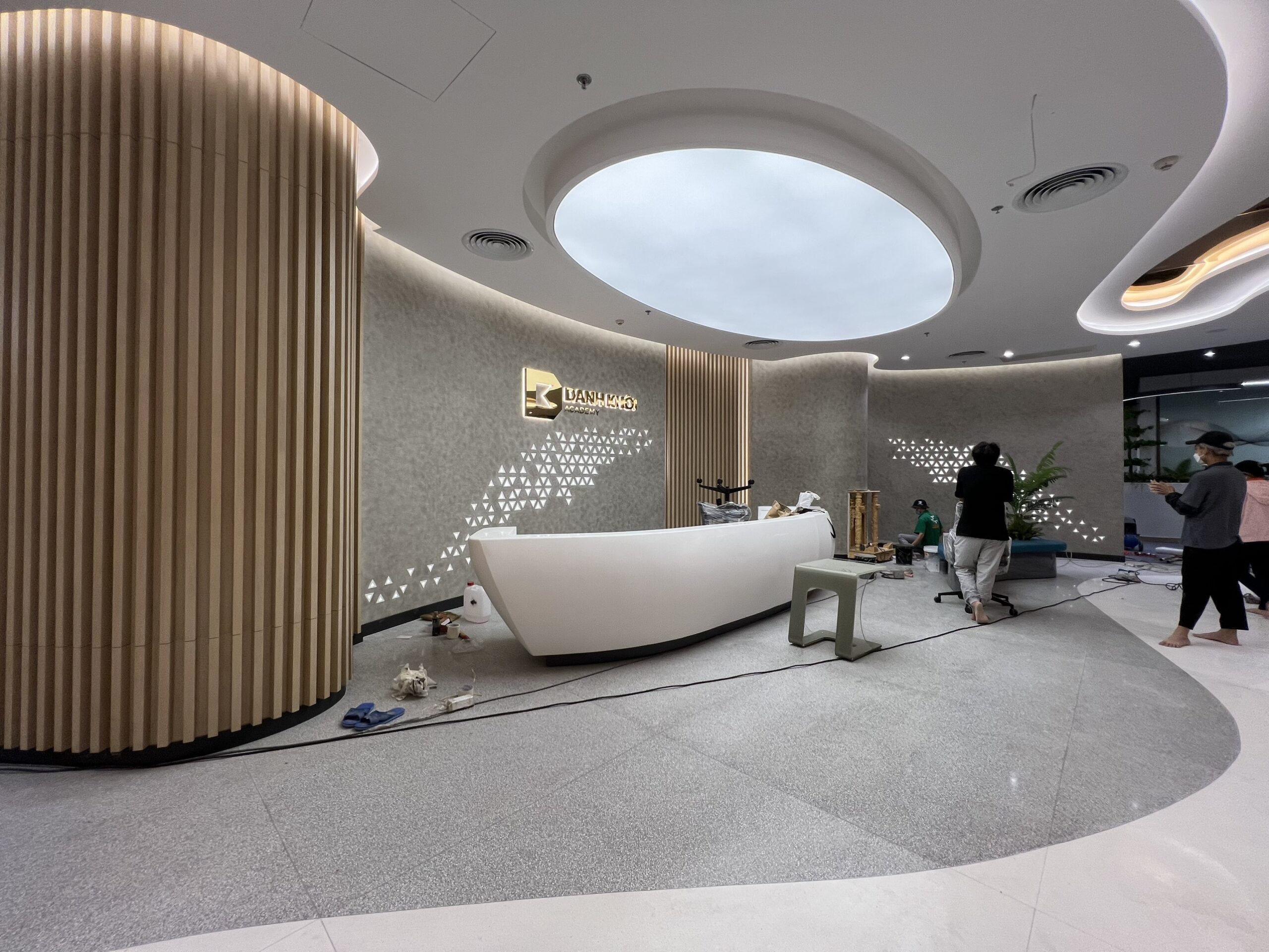 Dường như sơn hiệu ứng đã trở thành xu thế không thể thiếu cho không gian văn phòng - Nguồn: Waldo