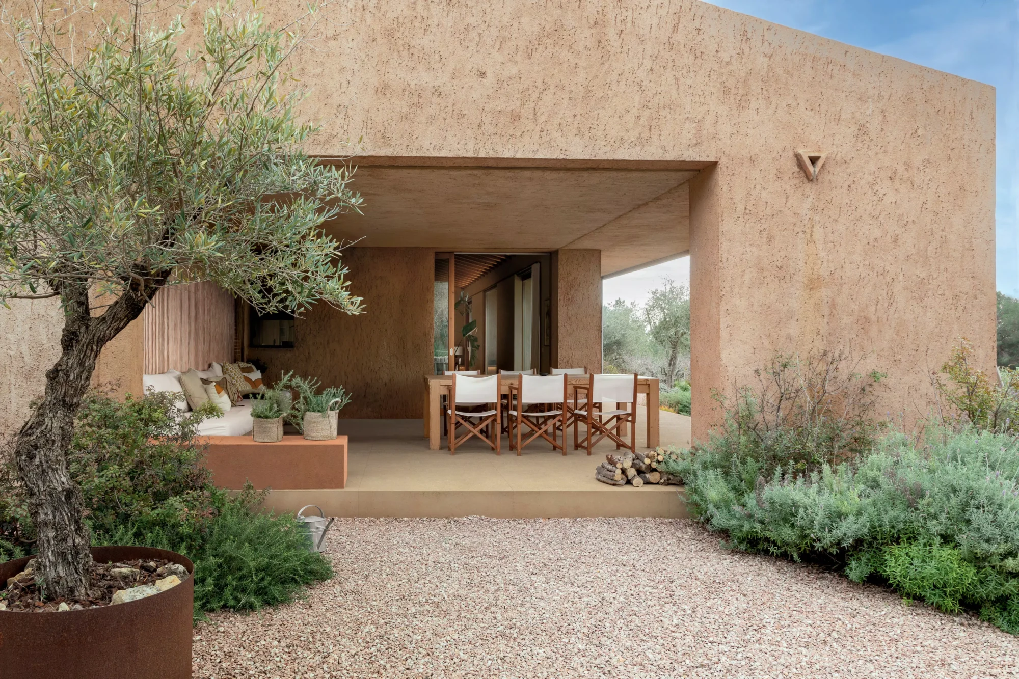 Sơn hiệu ứng Stucco có khả năng chống thấm nhẹ có thể ứng dụng cho ngoại thất
Nguồn: Pinterest